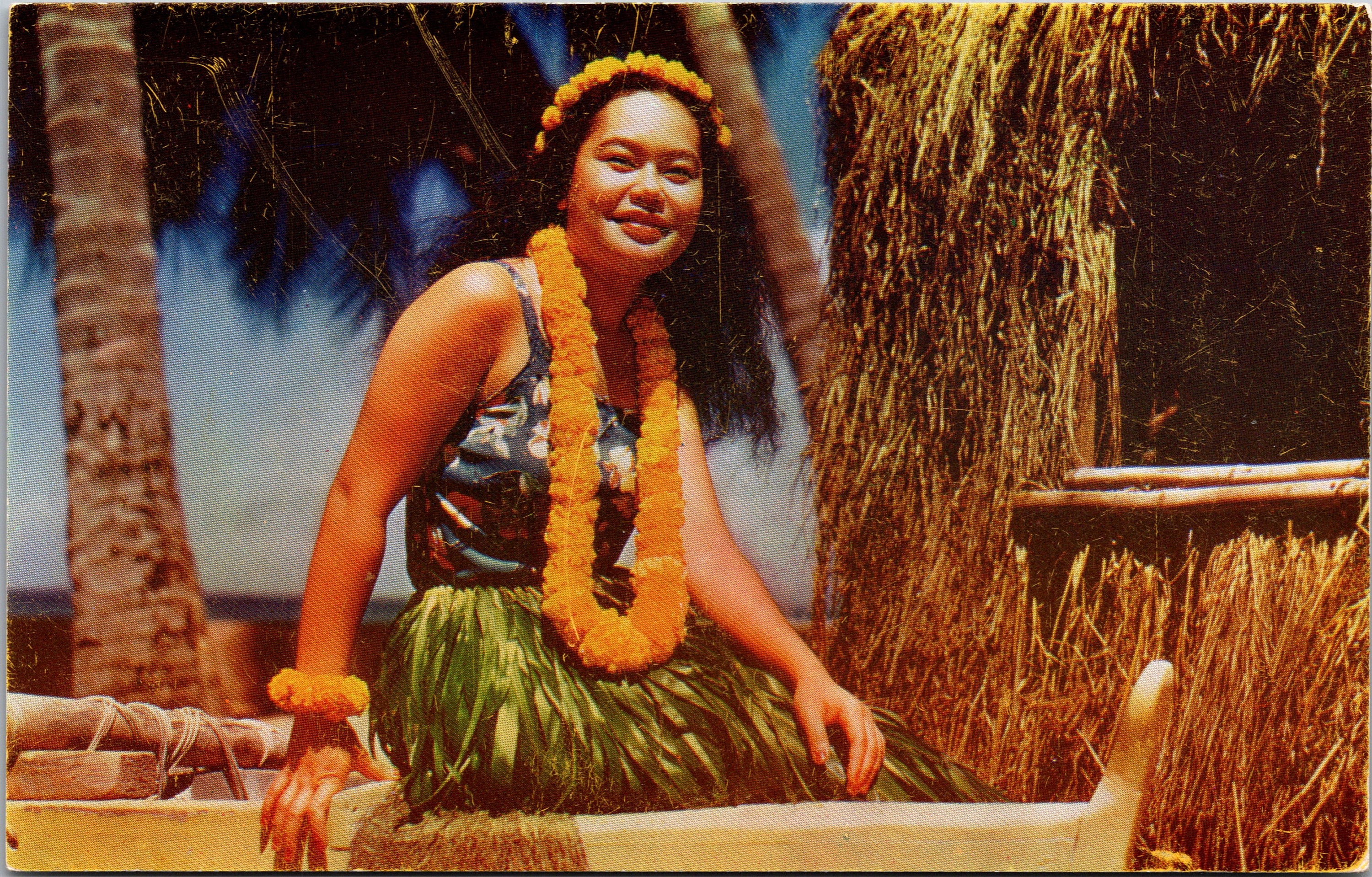 HULA DANCER Hawaii Grass Skirt Lei c1950s Chrome Vintage Postcard