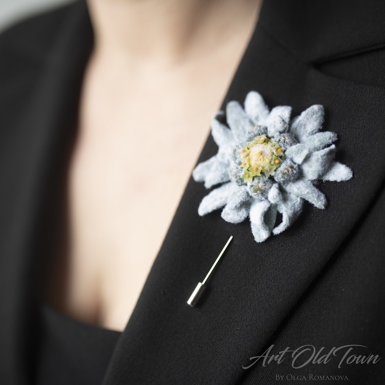 Edelweiss flower brooch Large flower brooch pin Boutonniere for men Wedding shawl brooch
