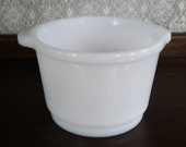 White Milk Glass Mixing Bowl, 5 Cup Nesting Bowl with Spout, Mid Century Kitchen