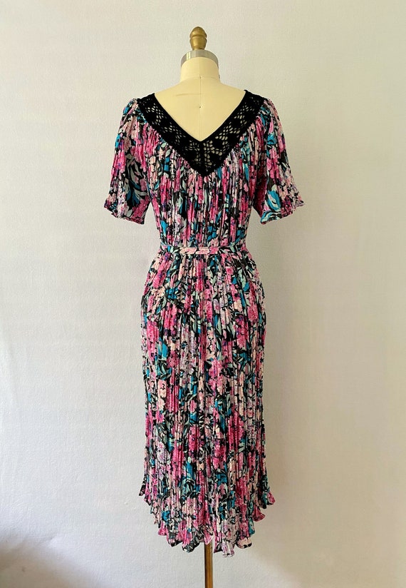 Vintage Floral Dress - image 8