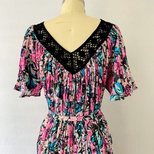 Vintage Floral Dress image 9