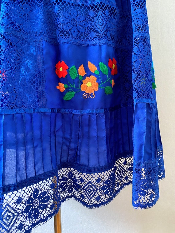 Vintage Mexican Embroidered Folkloric Dress - image 7