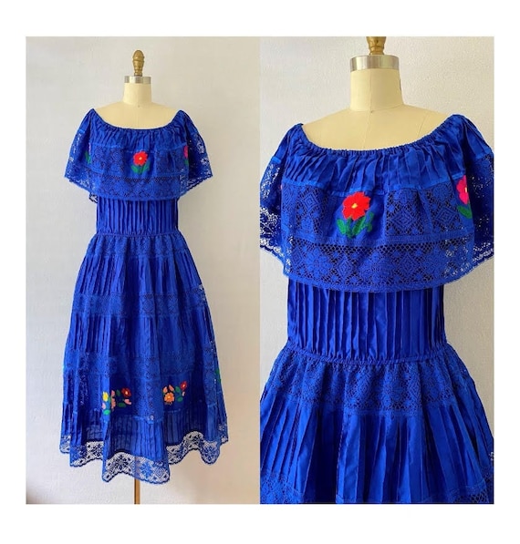 Vintage Mexican Embroidered Folkloric Dress