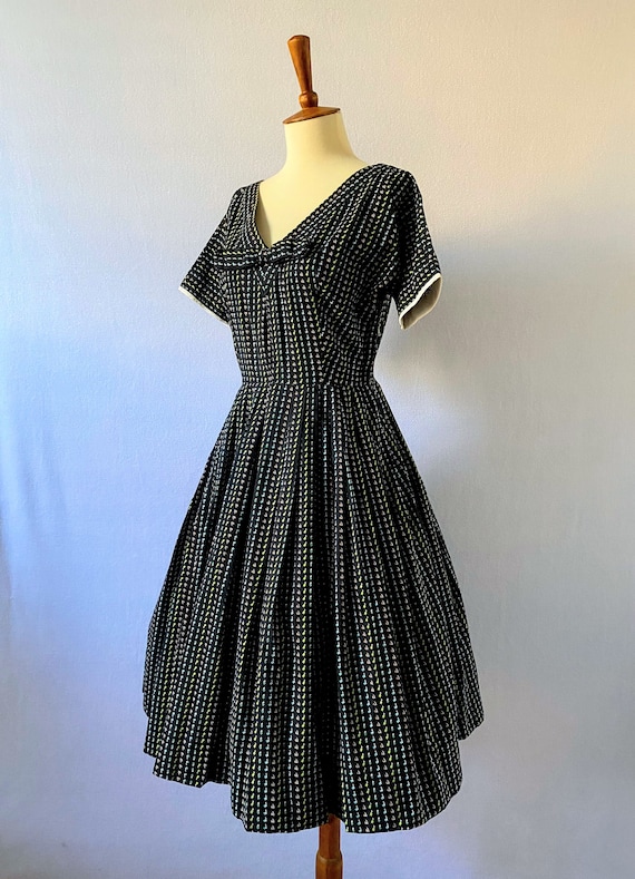 1950s Vintage Black and Floral Fit-and-Flare Dres… - image 3