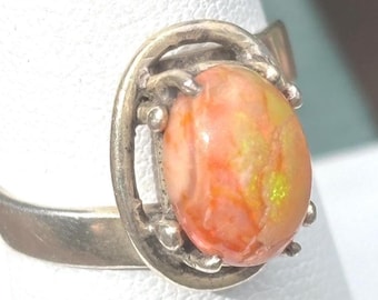 Vintage Taxco Mexico Fire Opal and  925 Silver Ladies Ring.  Size 8
