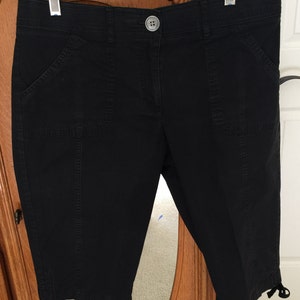 Vintage Counterparts Ladies 10P Capri Pants,  Black, Cotton/Spandex.