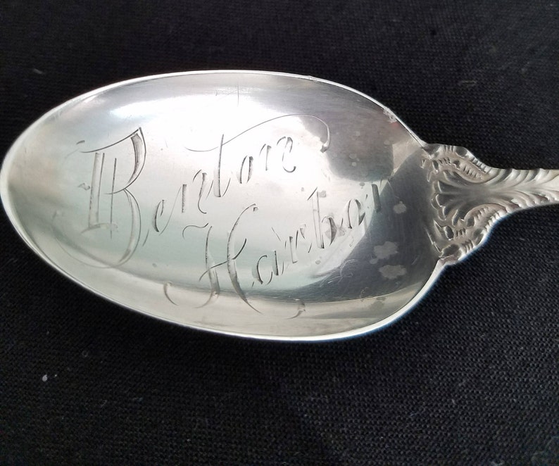 Antique Massachusetts Beautiful Patriotic Souvenir Spoon Silver Plate