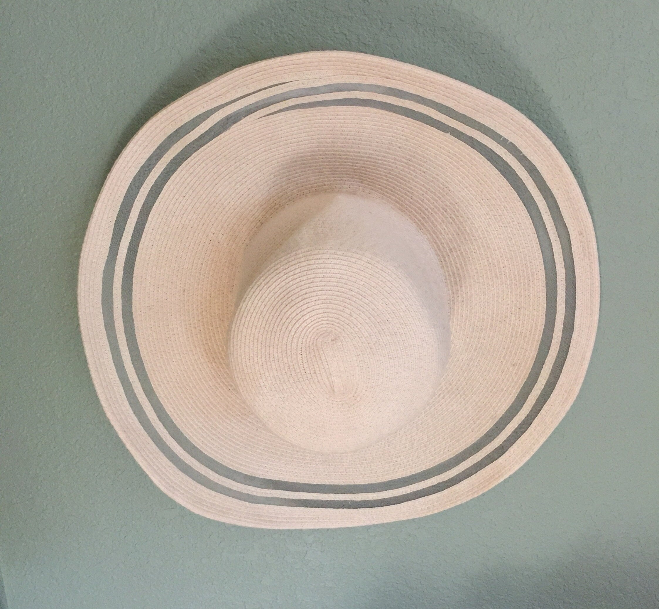 Vintage Charter Club Wide Brimmed Ladies Hat. Size 7. Ivory  display picture 1