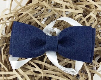 Unique mens fly bow fly made of felt with insert cloth, blue dark blue