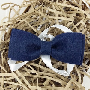 Unique mens fly bow fly made of felt with insert cloth, blue dark blue image 1