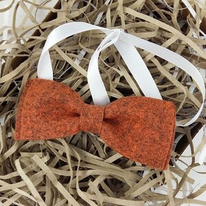 Men fly Bow fly made of felt with cloth orange mottled image 1