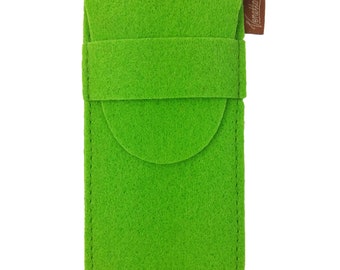 Vegan pen case feather folder sloppy roll green