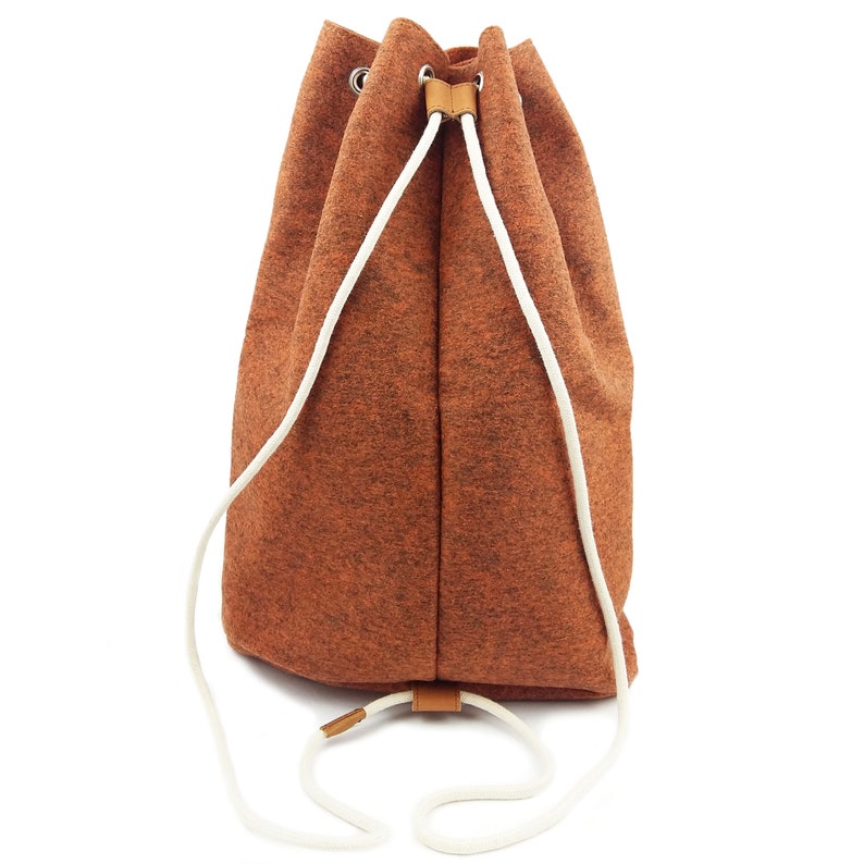 Duffel bag backpack for sport bag made of felt, orange image 3