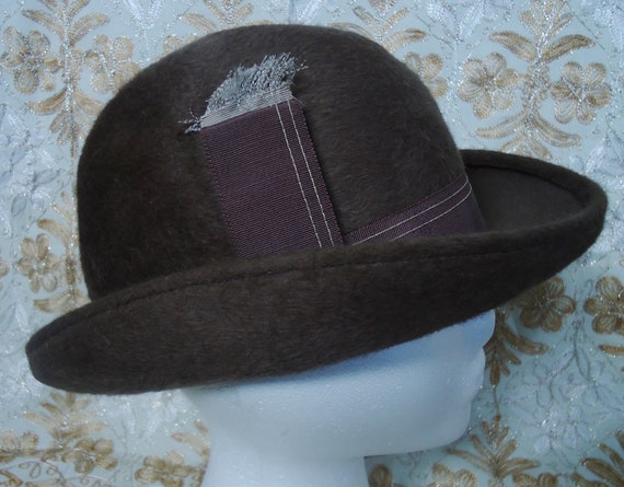 Vintage Lilly Dache DEBS New York, Paris Ladies Br