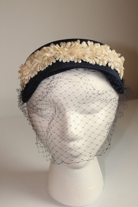 Vintage Navy Blue and White Daisy Ladies Netted Ha