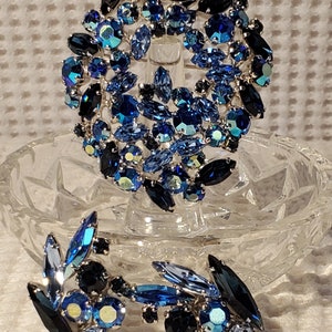 Vintage SIGNED SHERMAN Blue 2 Tone Crystal Brooch and Clip On Earrings