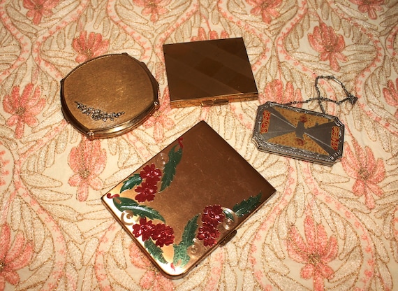 LOT OF 4 Vintage Compacts Assorted Styles Elgin Am
