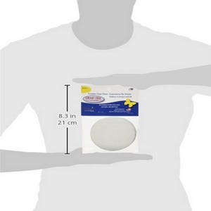 Puede incluir: Un posavasos redondo blanco Craft-Tex de 21 cm de diámetro para tazas, vasos o botellas. El paquete muestra una mariposa y el texto "Crea el tuyo propio - Posavasos para bebidas - Haz un posavasos acogedor".