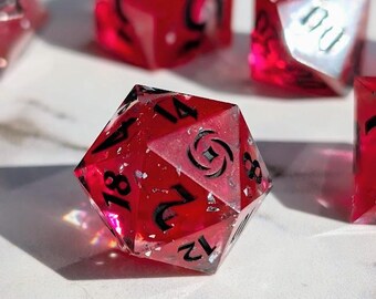 Rot mit Silber Flocke - Resin Würfelset - Sharp-Edge | Rollenspiel DND MTG Dungeons & Dragons