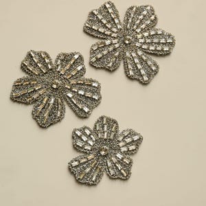 3pc/lot DIY Fashion flower Rhinestone beaded patches for Clothes  Sew on Sequins Applique decorative parches bordados para