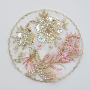 Fashion round flower Patches for clothes Sew on sequin beaded embroidered Flower parch badge Applique  parches bordados para