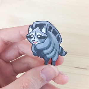Wooden Pin – Raccoonbus
