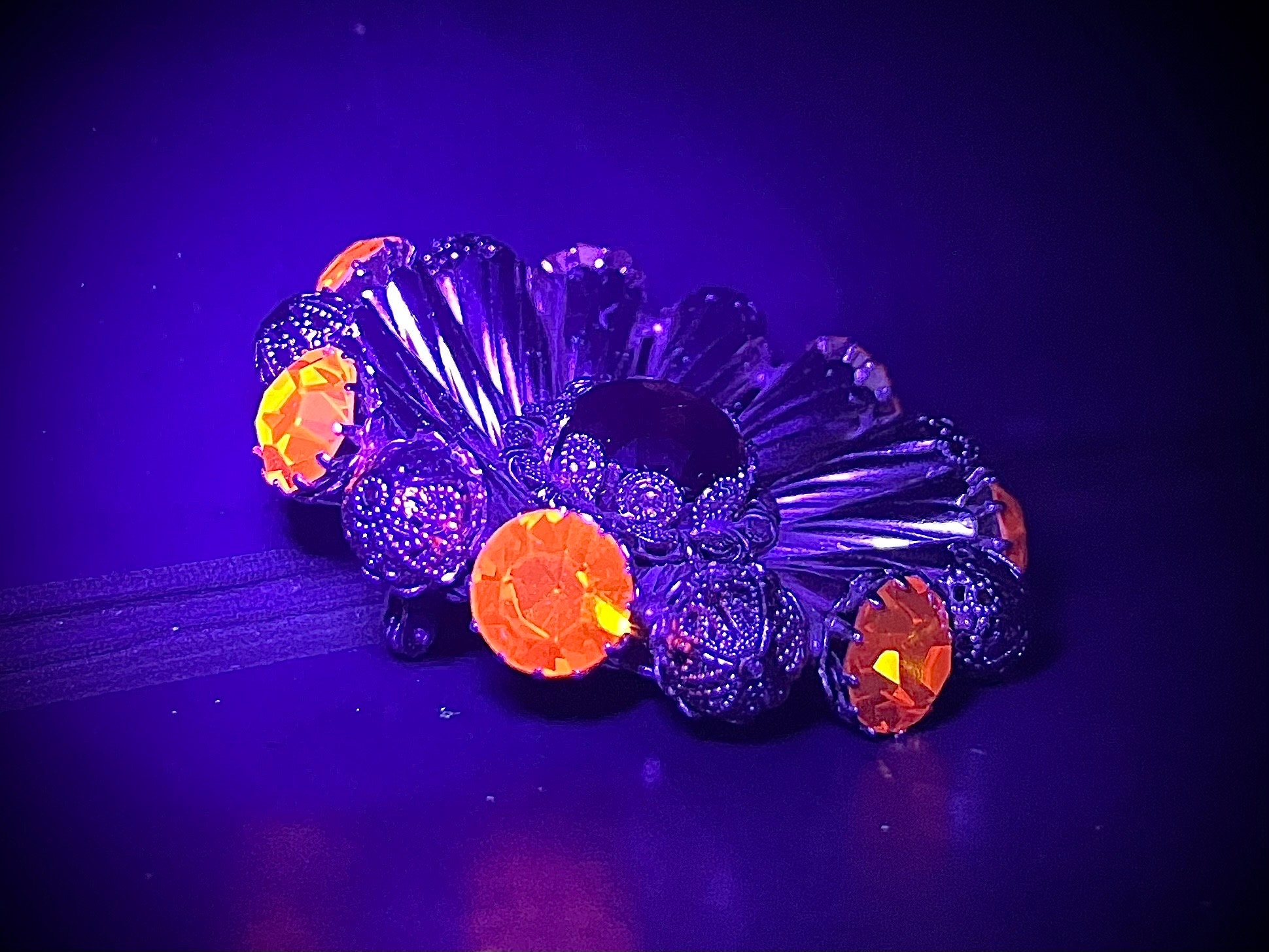 Broche Vintage Art Déco Bombée à Cristaux Orange - Années 50 - Occasion