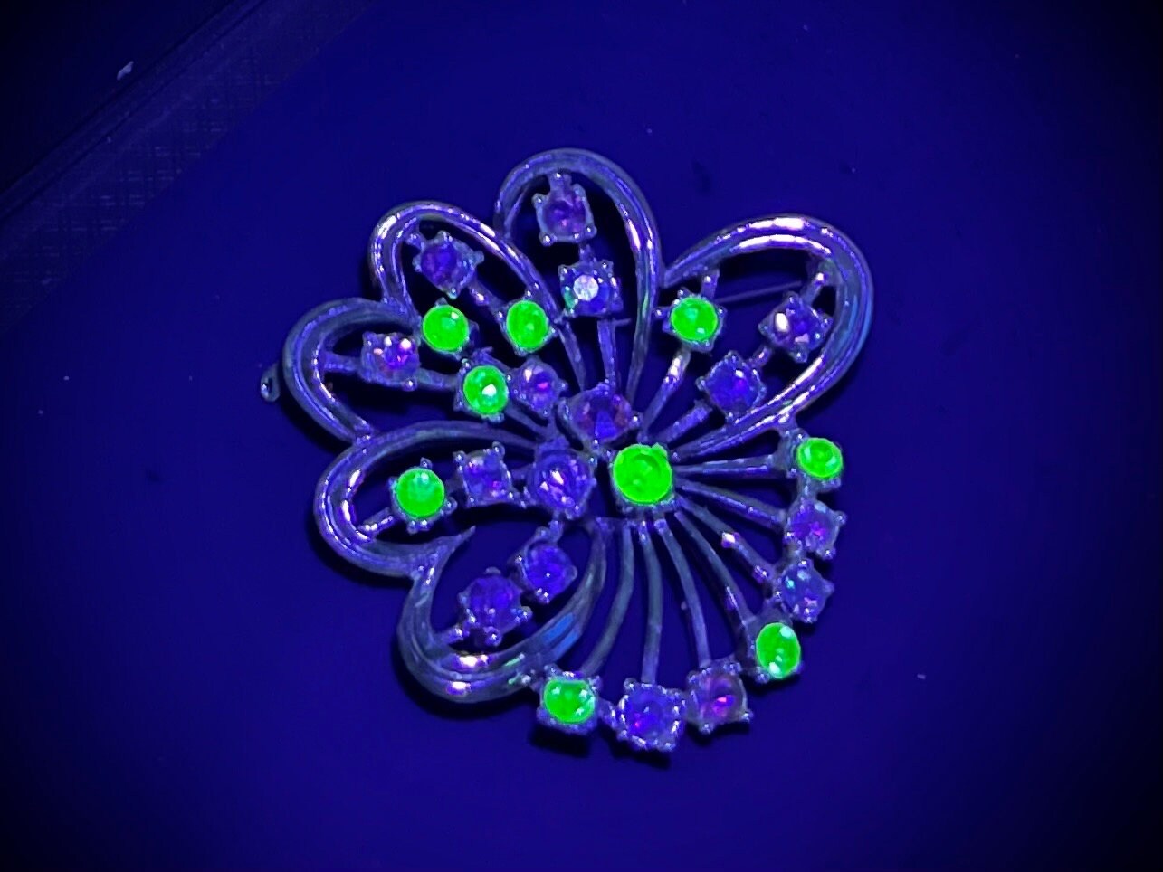 Broche Bijou Arbre Sapin de Noël avec Pierres Multicolores