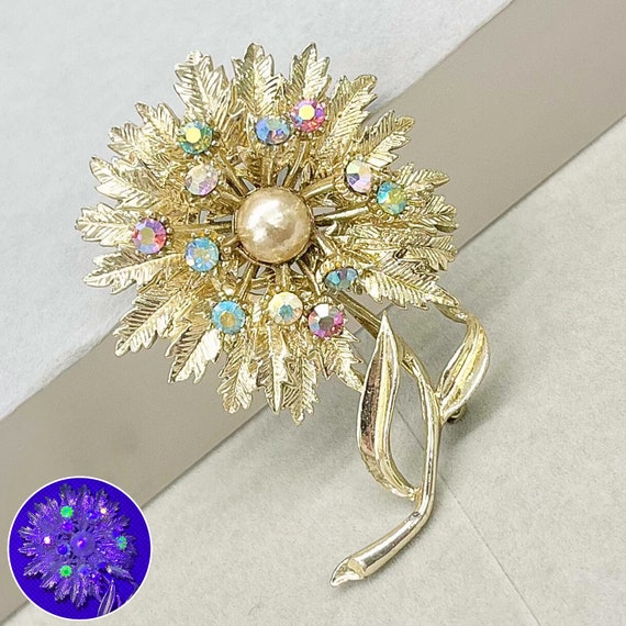 Multi Coloured Crystal Floral Daisy Brooch Gold T… - image 1