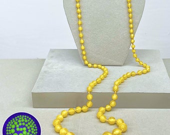 Vintage Long Yellow Uranium Satin Glass Graduated Bead Necklace Bright Green UV Reactive Glow Jewellery