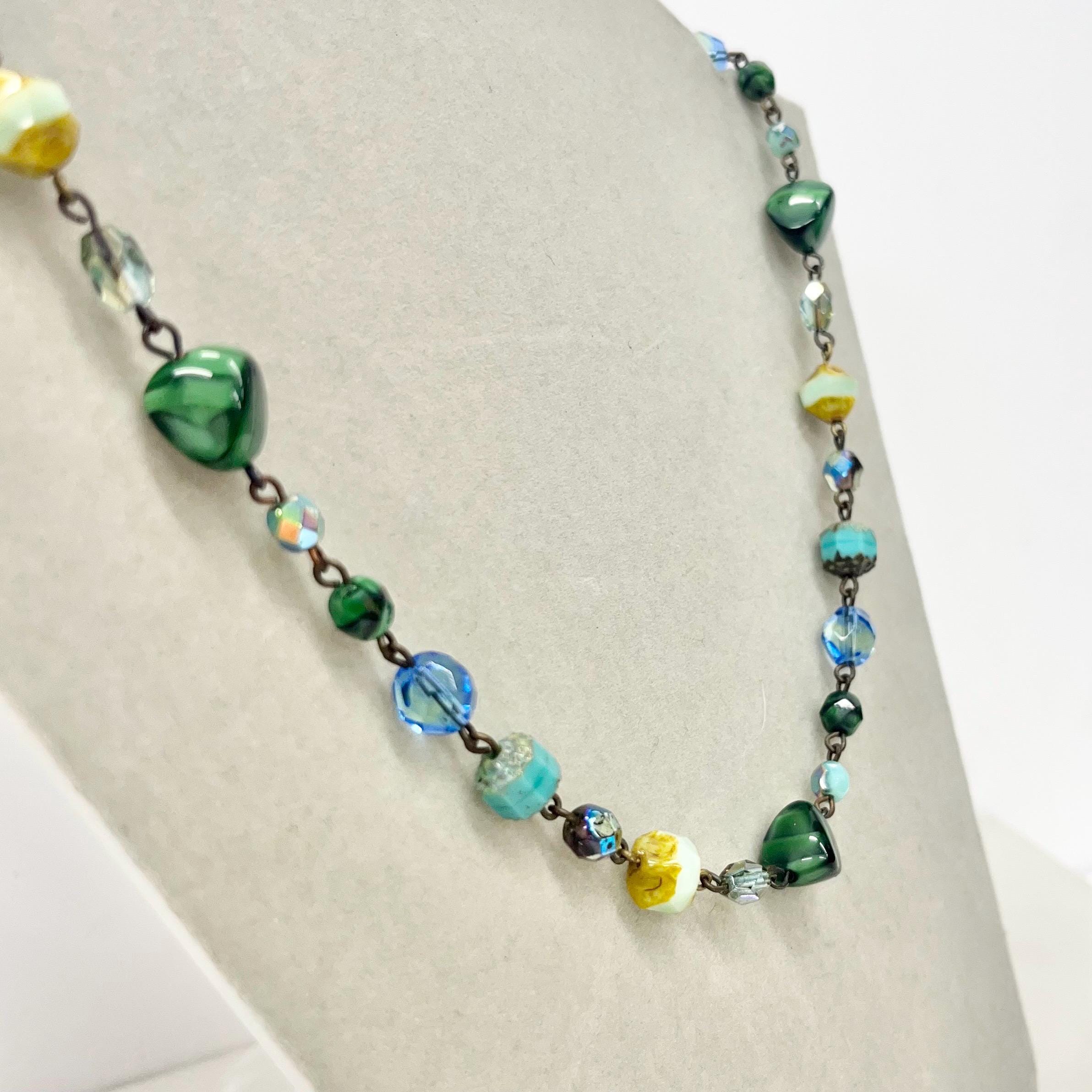 ヴィンテージチェコガラスグリーン＆ブルーウランビーズネックレス、UV 