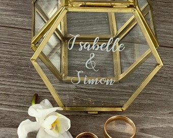 Individualized glass ring box with gold HEXAGON