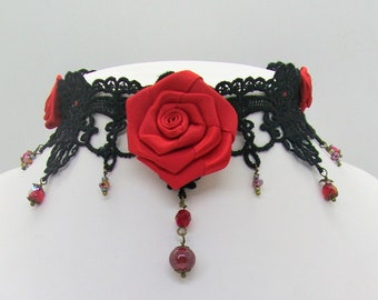 Collier ras de cou, collier dentelle noir, Victorien,  roses rouge ,  collier Steampunk ,