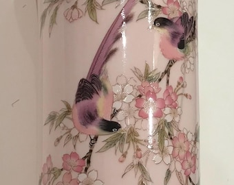 vintage (années 70-80) vase en porcelaine rose pâle Yamaji Japon + fleurs de cerisier + faisans + bordure dorée