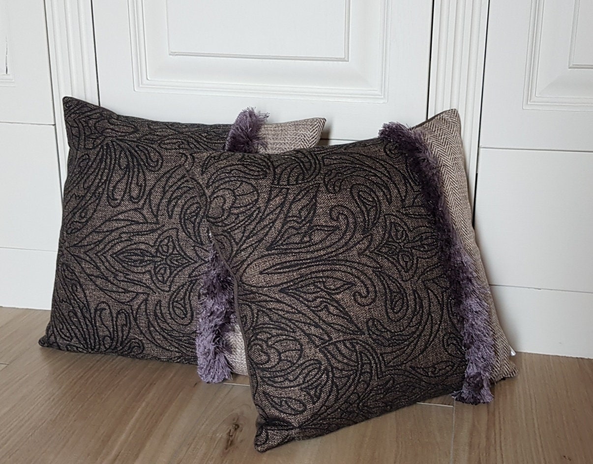 Coussin Marrron à Franges