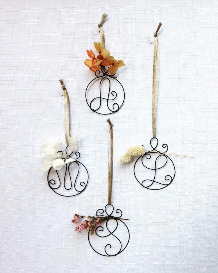 Initiale en Médaillon Décoration Murale Fil de Fer