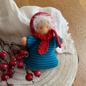 Puppe nach Waldorfart,Winterkind,Stoffpuppe, Taschenpuppe, 12 cm