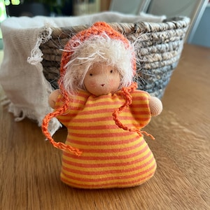 Puppe nach Waldorfart,11cm, Stoffpuppe, Taschenpuppe