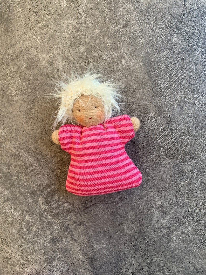 Puppe nach Waldorfart, 12 cm, Stoffpuppe, Taschenpuppe Bild 8