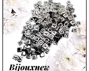 X10pcs cube alphabet letter beads.