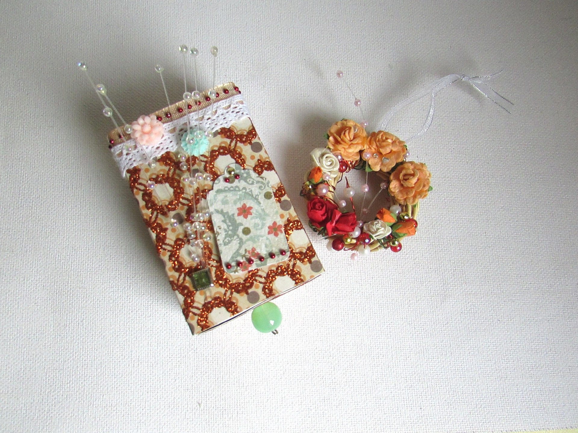 Merci Maîtresse Couronne de Fleurs avec Sa Boite Brillante