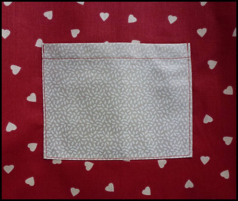 Kitchen apron Mon Petit Coeur in red fabric with little white hearts for children from 6 to 10 years old image 3