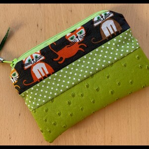 Porte monnaie "Mes Chatons" en simili cuir vert anis et tissu coton