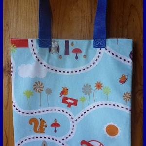 Sac bibliothèque en tissu , doublé"Mon circuit de voitures" pour  l'école maternelle .