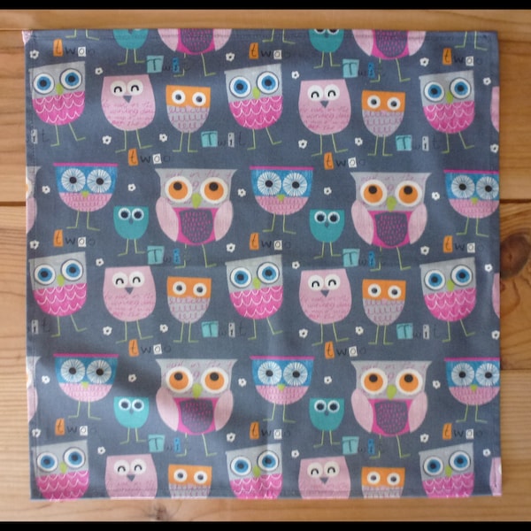 Servet "My Little Grey Owls" ideaal voor de kinderkamer of kleuterschool