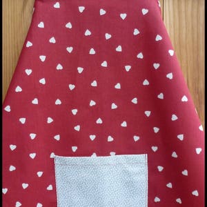 Kitchen apron Mon Petit Coeur in red fabric with little white hearts for children from 6 to 10 years old image 1