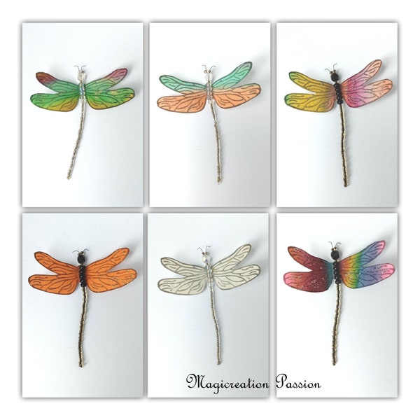 magnet libellule soie et perles 8.5 cm + 1 aimant, déco romantique murale, lampe, abat-jour, rideaux, plusieurs coloris, modèle "Demoiselle"