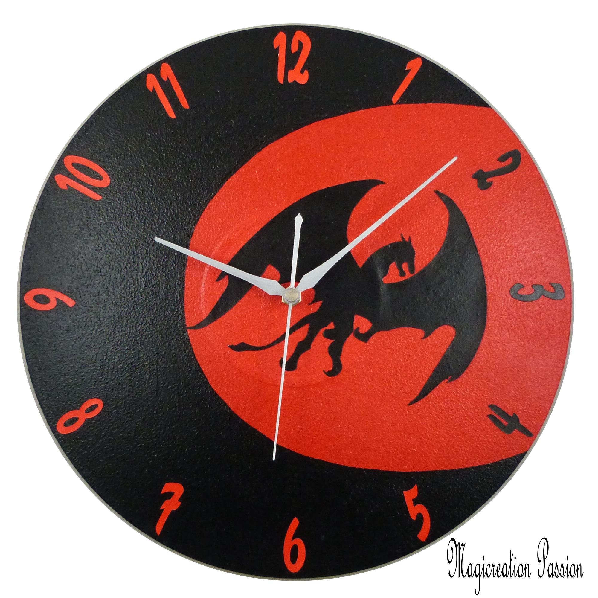 Horloge Dragon Rouge et Noir, Silencieuse, Décor Mural , en Vol Au Clair de Lune, sur Disque Vinyle 