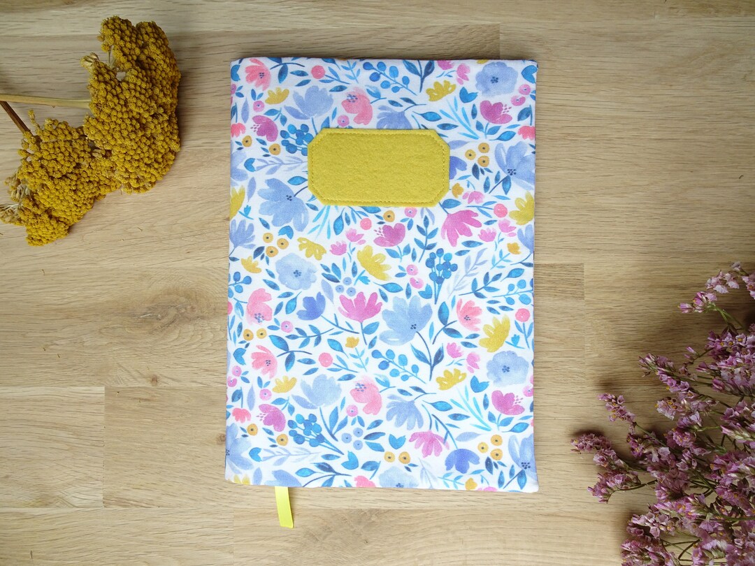 Protège carnet de santé personnalisable / Motif fleurs colorées