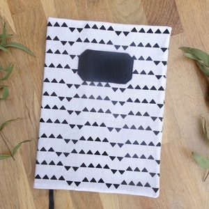 Customizable health record cover / black triangles on white background / health record with first name